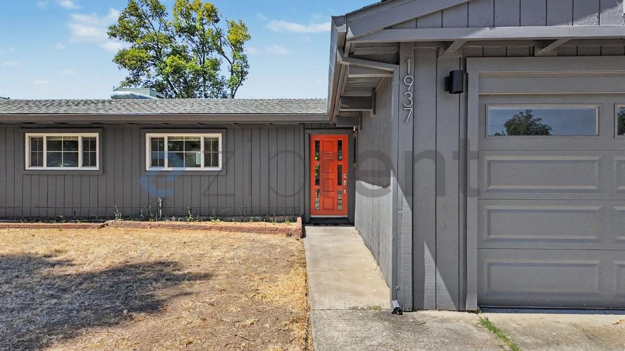 1937 Terrace Dr - Photo 4 of 47