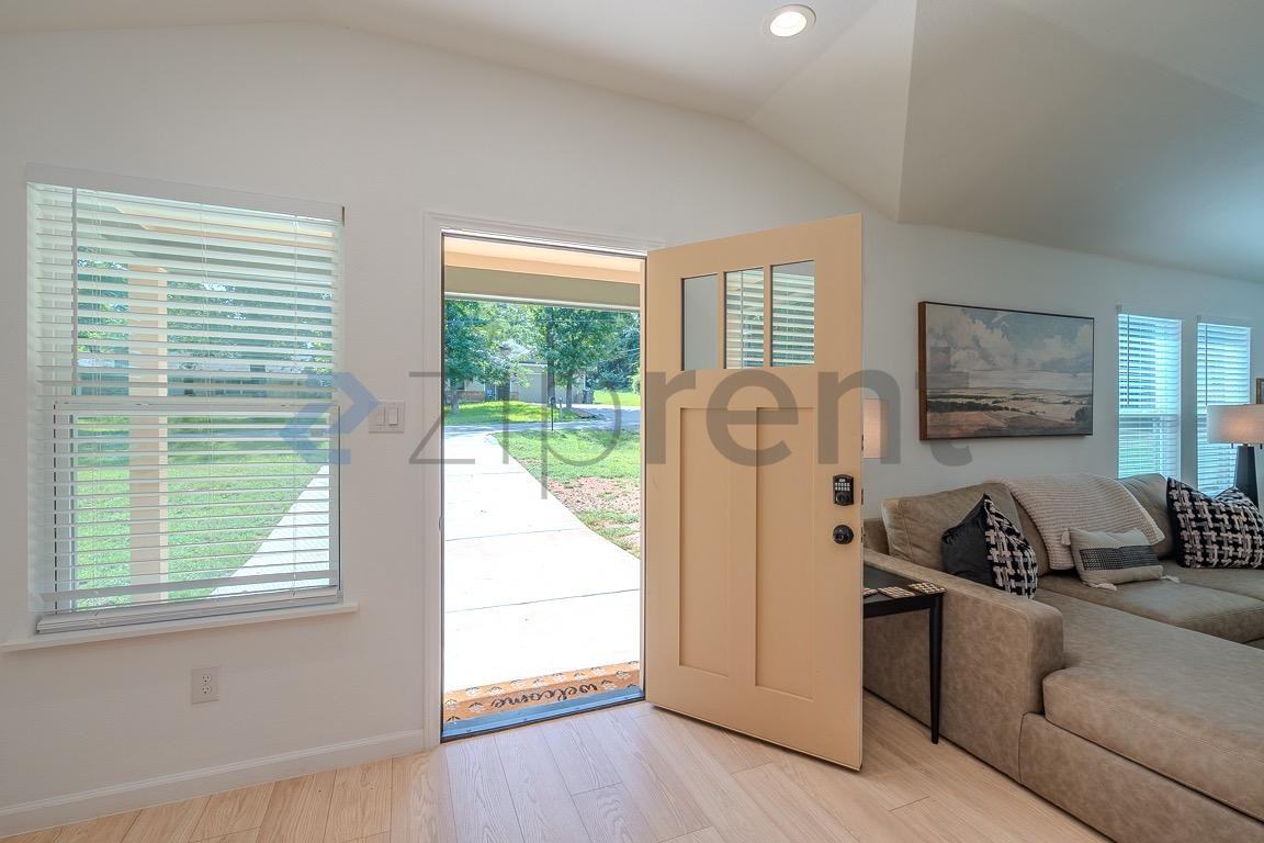 620 Saint Lawrence River Rd - Photo 5 of 33
