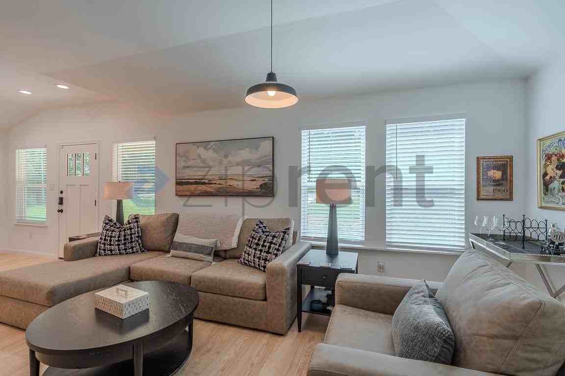 620 Saint Lawrence River Rd - Photo 7 of 33