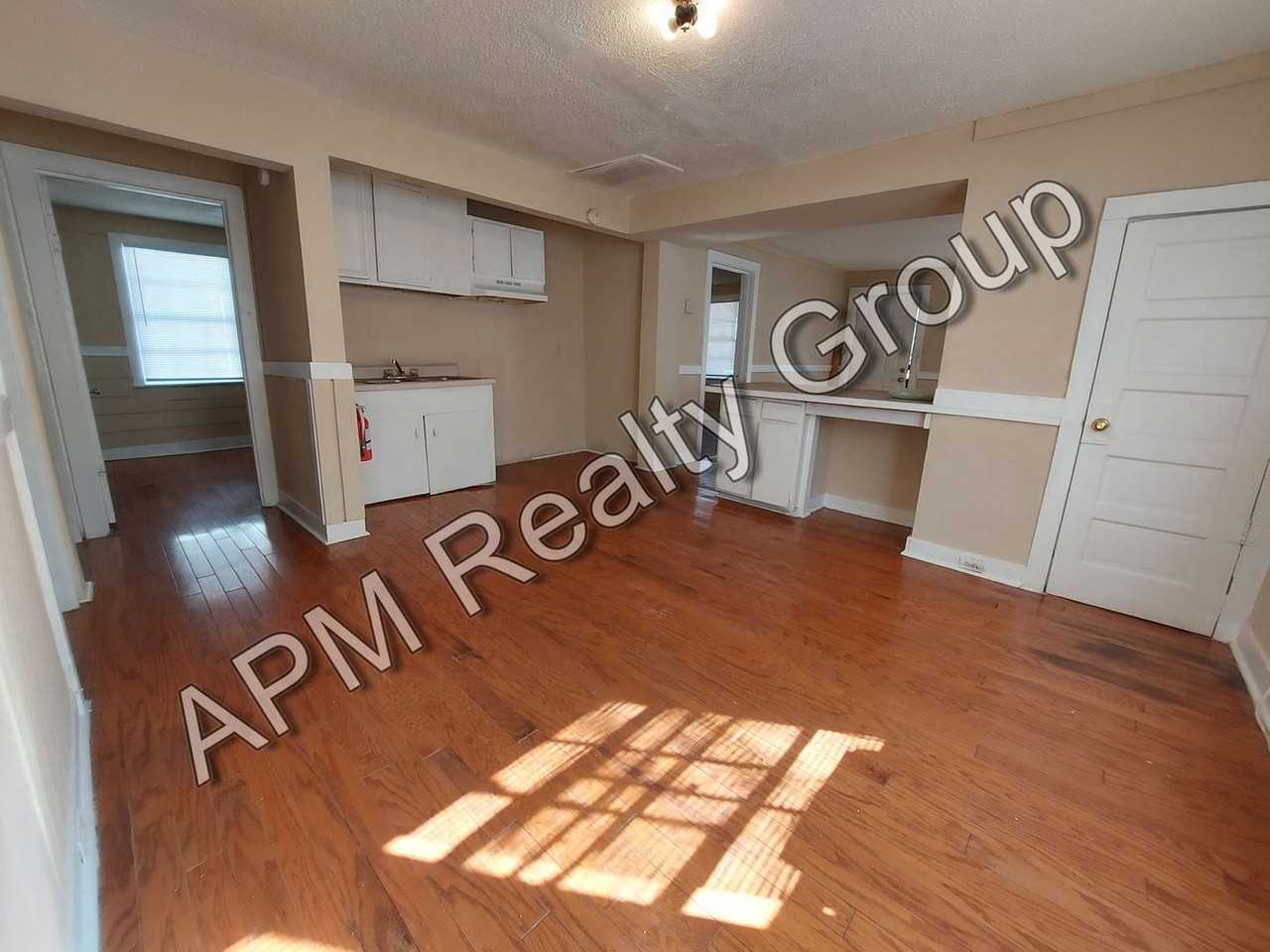 1221 King St - Photo 4 of 14