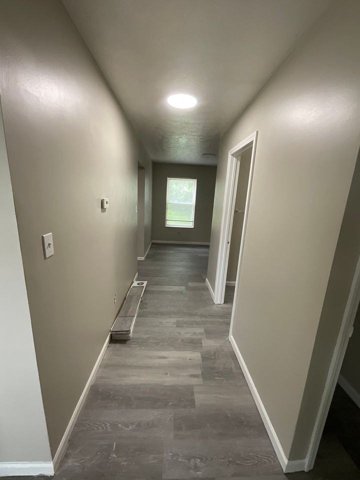 1229 W 29th St - Photo 3 of 15