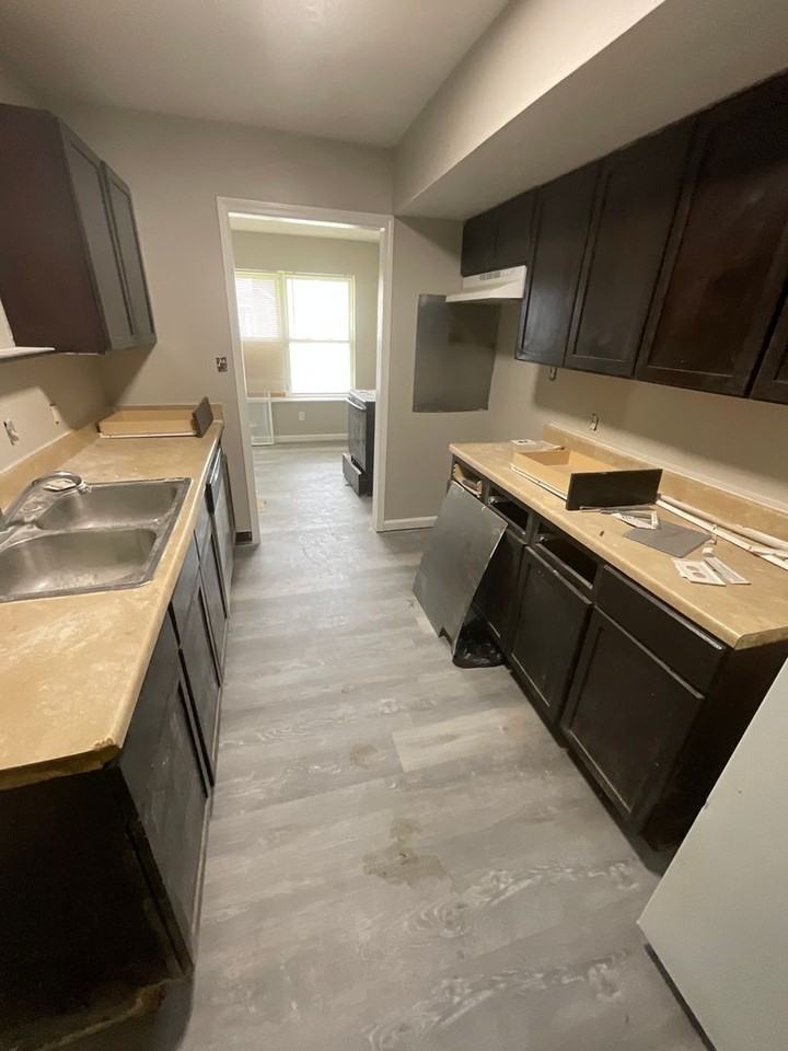 1229 W 29th St - Photo 5 of 15