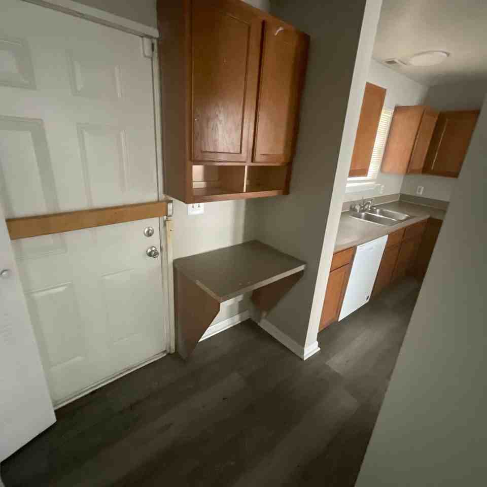 1155 W 27th St - Photo 6 of 15