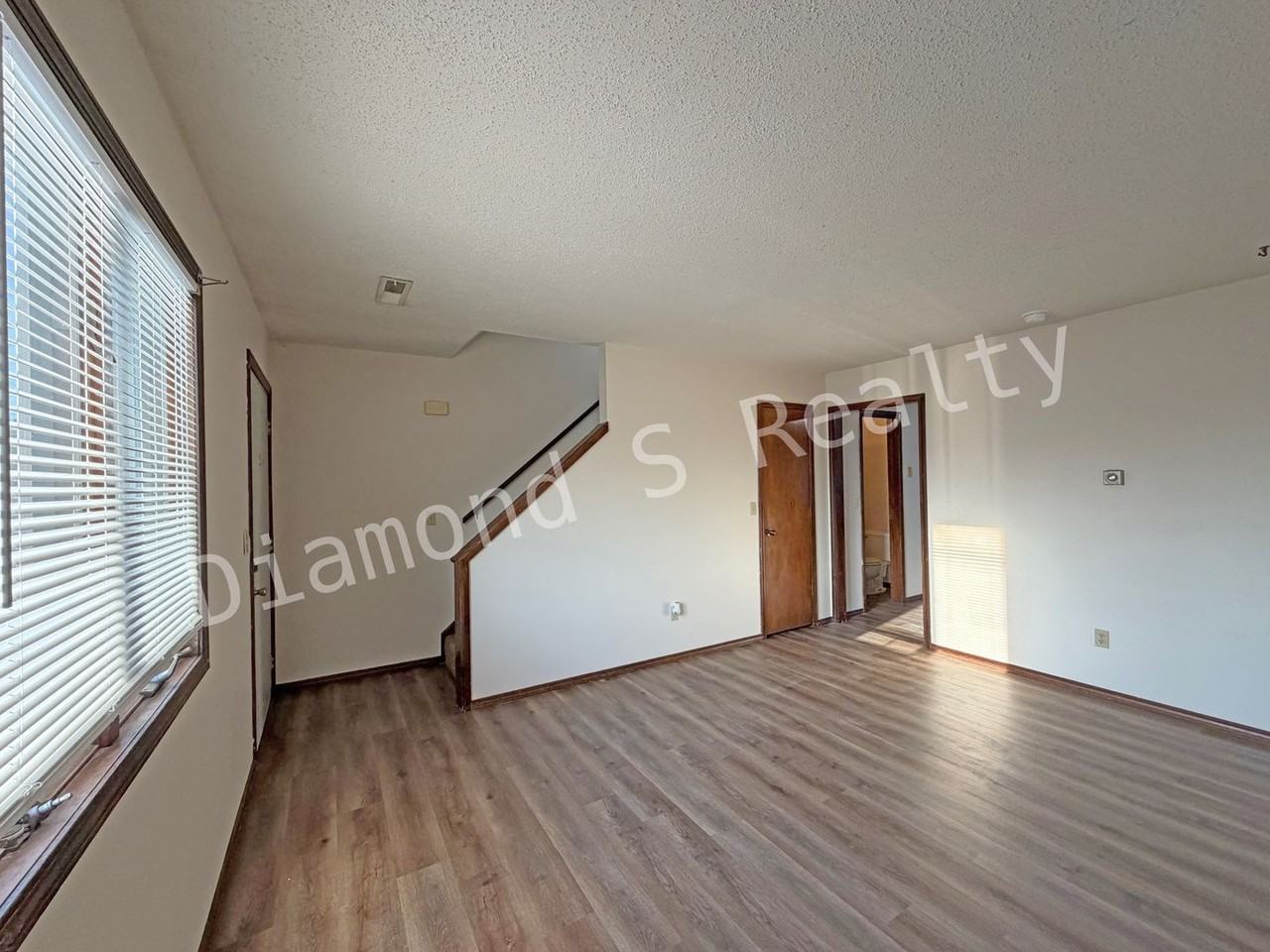 1201 N Main St - Photo 3 of 12