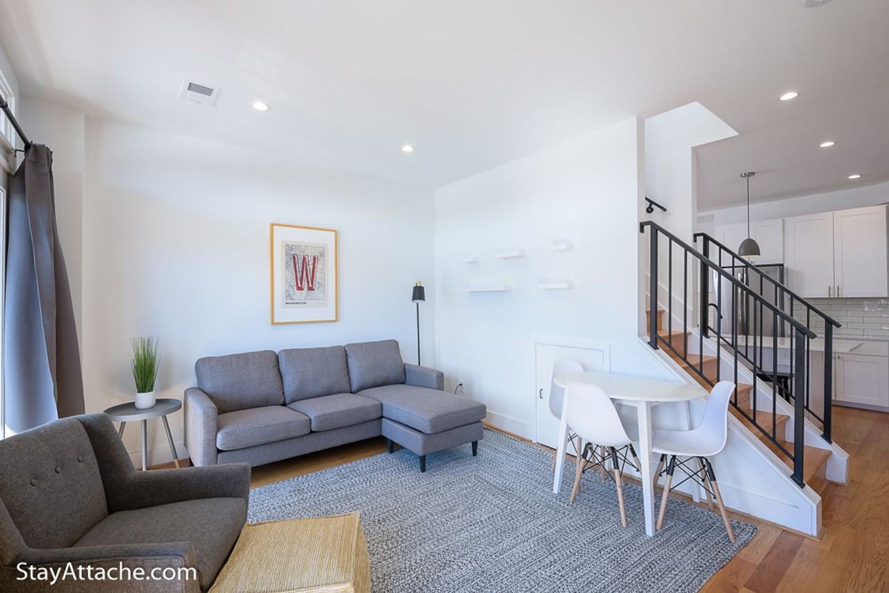 631 Constitution Ave Ne - Photo 6 of 22