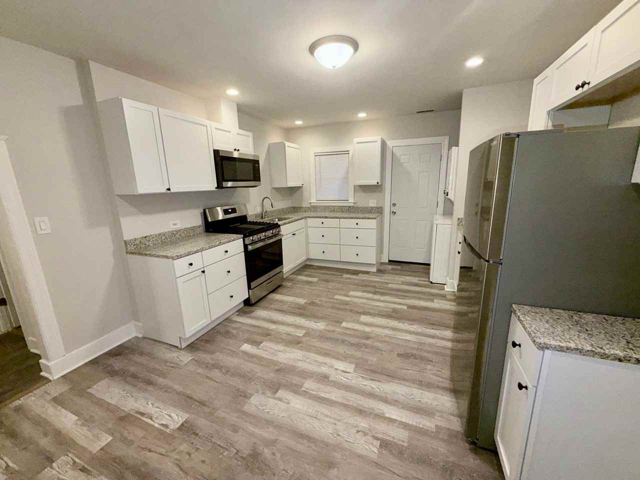 5209 W Lake St - Photo 2 of 16