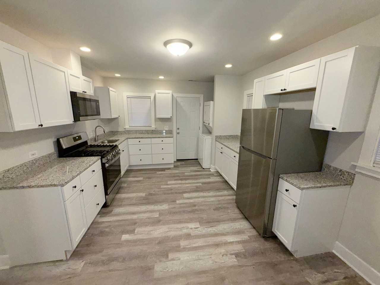 5209 W Lake St - Photo 4 of 16