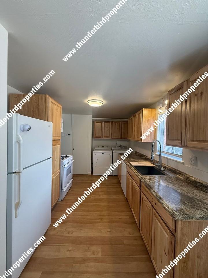 11004 Mcknight Ave Ne - Photo 6 of 15