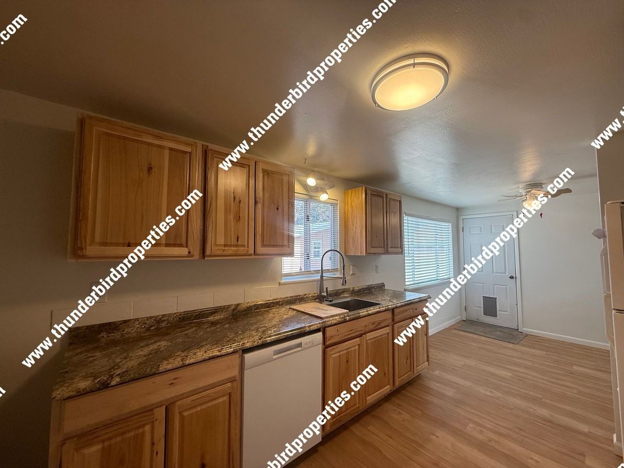 11004 Mcknight Ave Ne - Photo 7 of 15