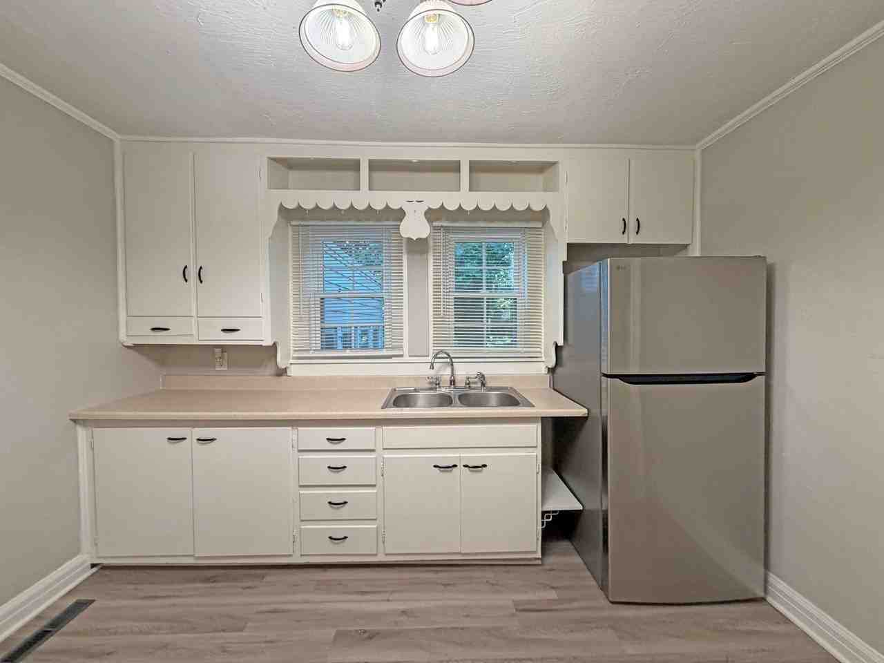 920 N Pickwick Ave - Photo 6 of 14