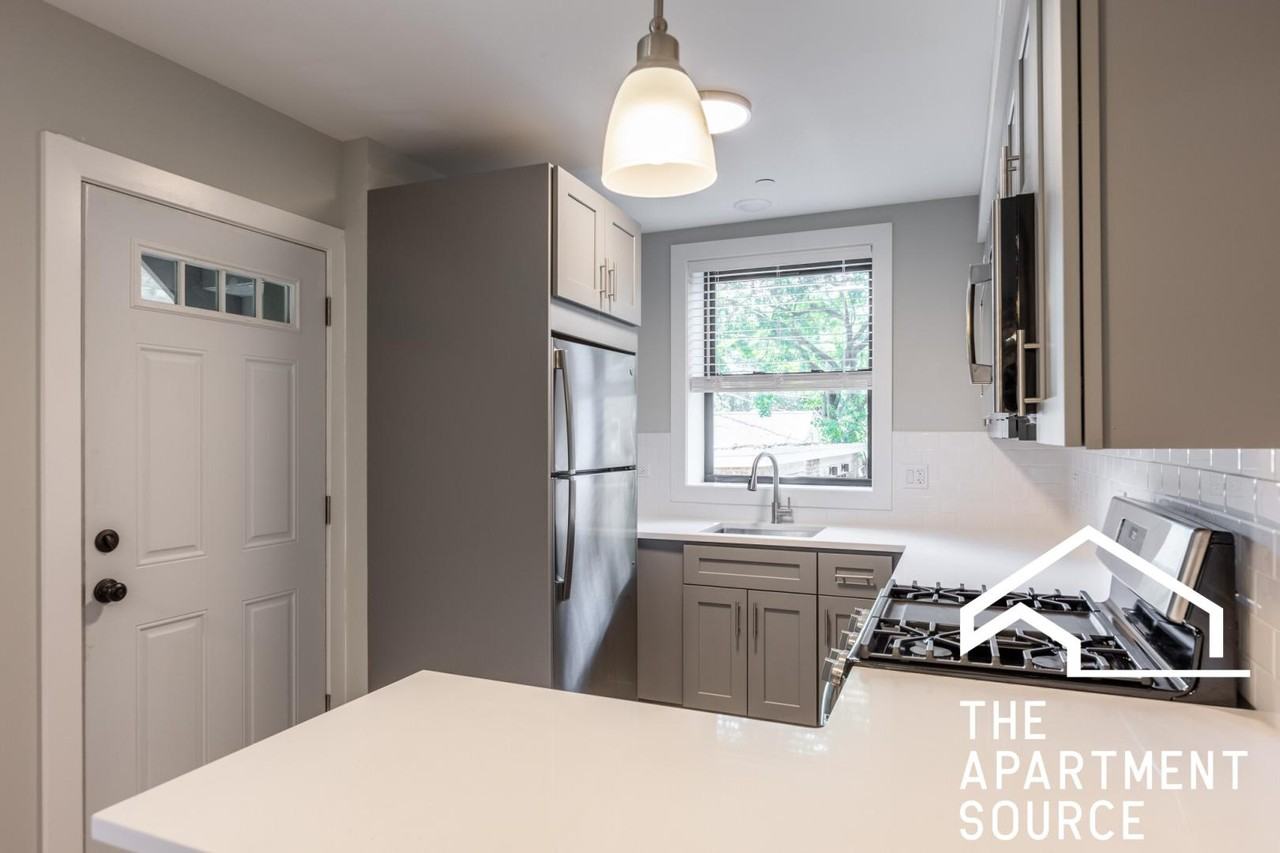 1135 Oak Ave #E3 - Photo 3 of 18