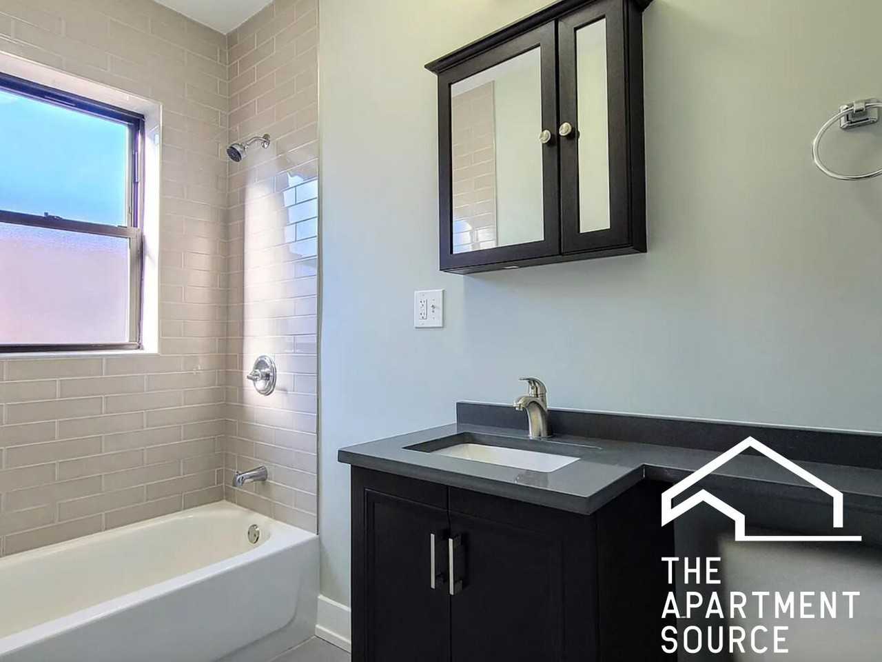 630 W Cornelia Ave #S2 - Photo 7 of 7