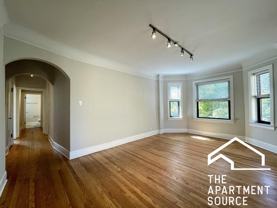 2327 N Rockwell St #A2 - Photo 1 of 1