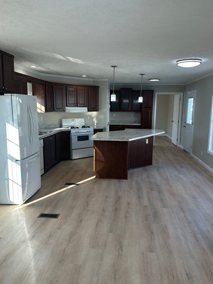 37018 Laws Point Rd - Photo 3 of 8
