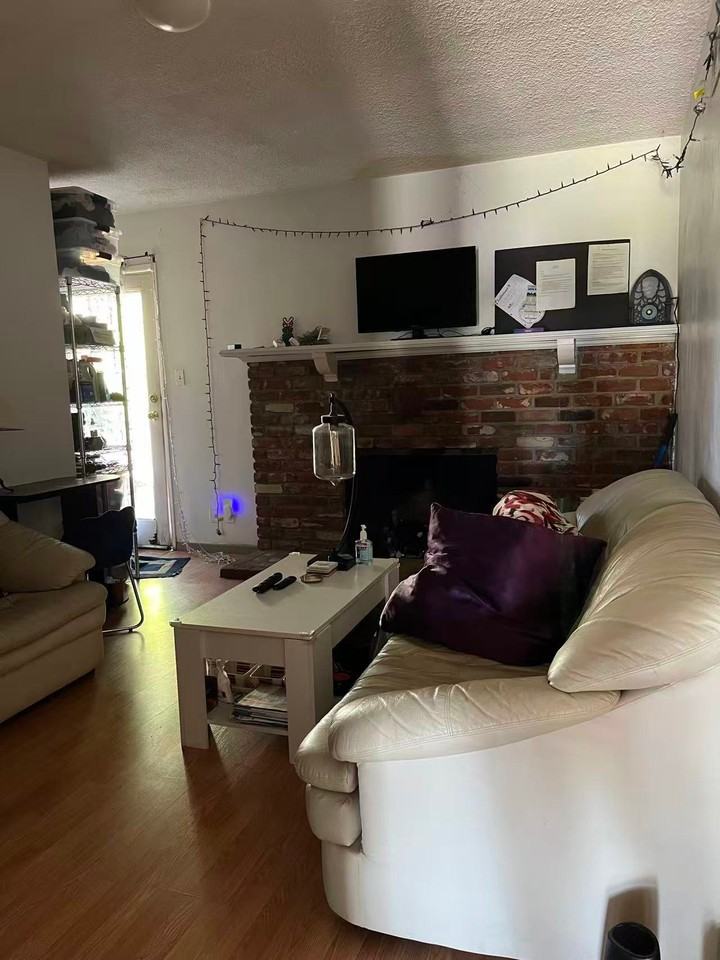 18627 Liggett St - Photo 3 of 7