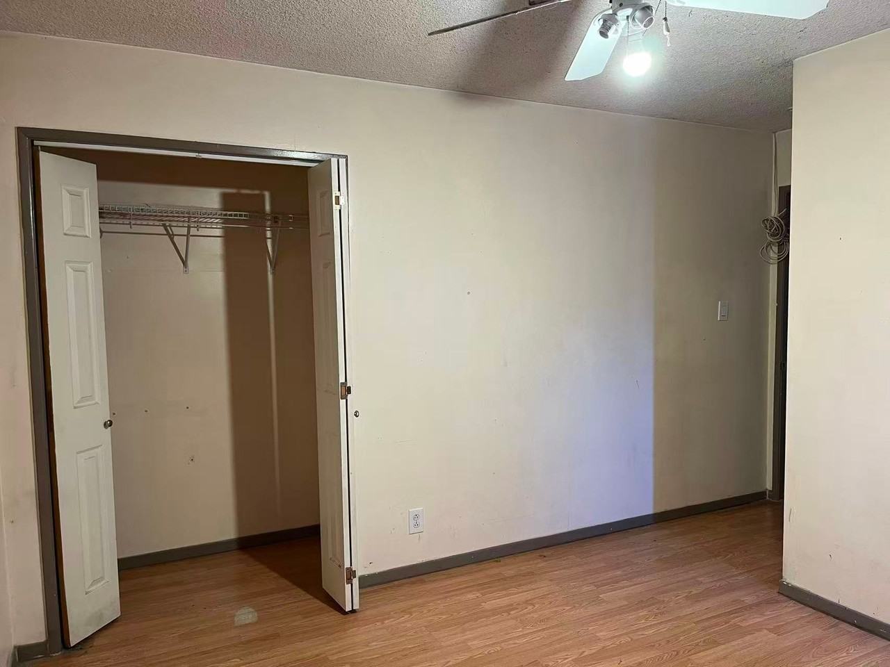 18627 Liggett St - Photo 6 of 7