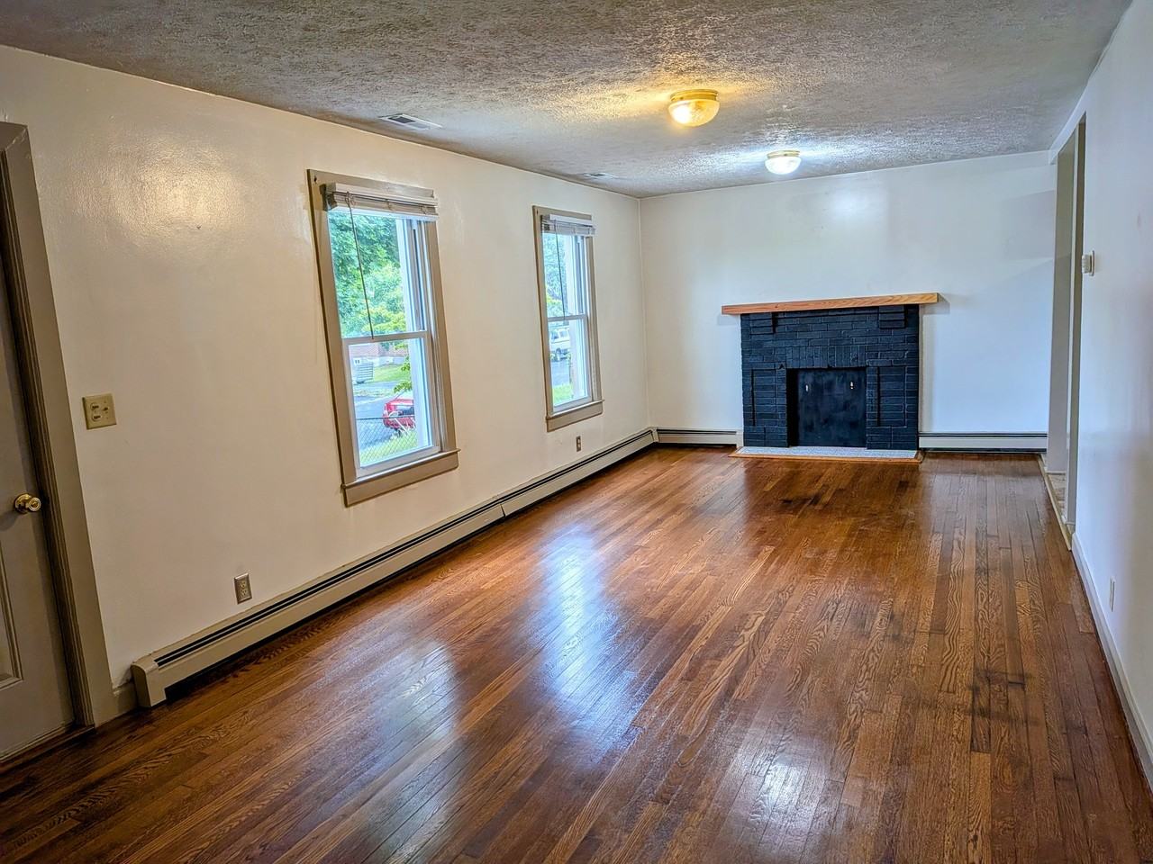307 Austin Ave - Photo 3 of 18