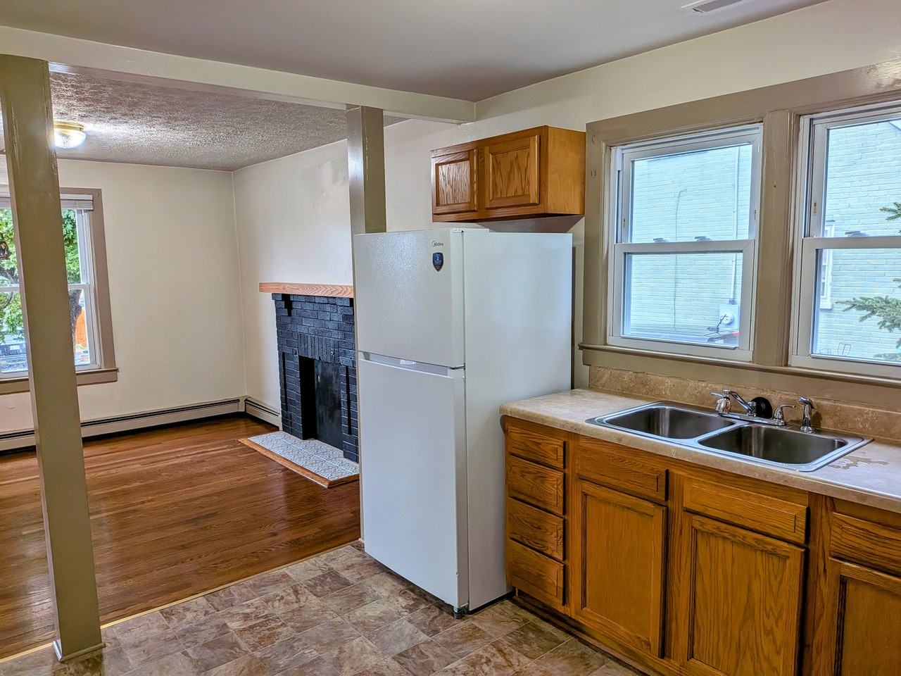 307 Austin Ave - Photo 5 of 18