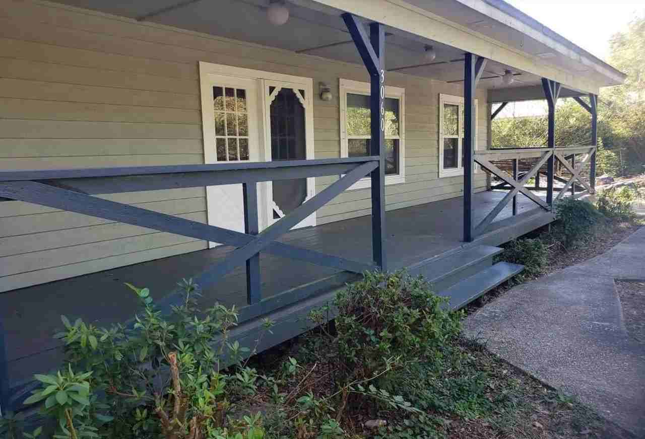 3060 Robertson Rd - Photo 2 of 7