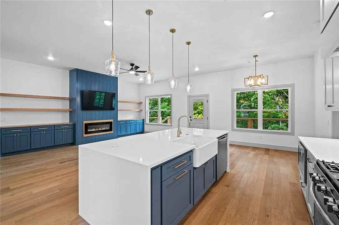 40 Radcliffe Dr - Photo 3 of 20