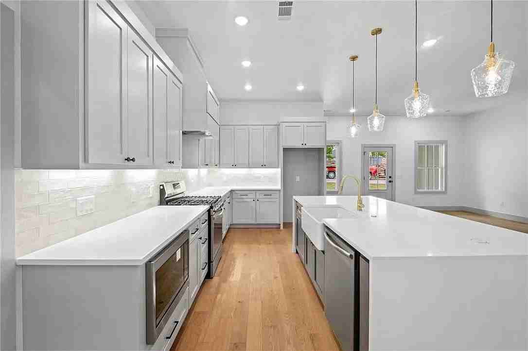 40 Radcliffe Dr - Photo 4 of 20