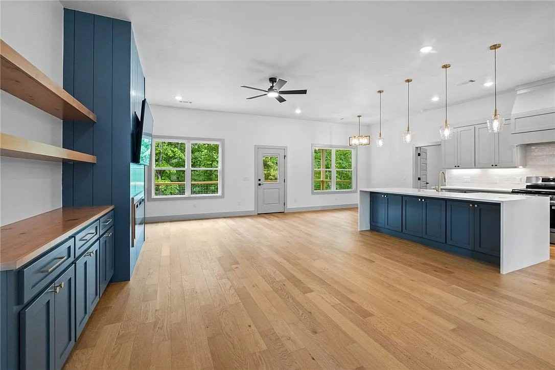 40 Radcliffe Dr - Photo 5 of 20