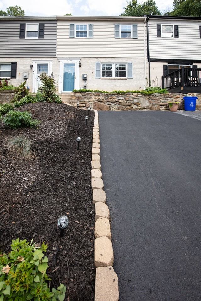 1026 Fox Run - Photo 2 of 45
