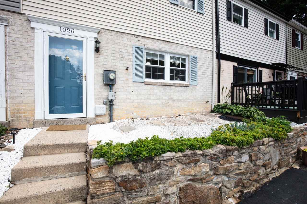 1026 Fox Run - Photo 3 of 45