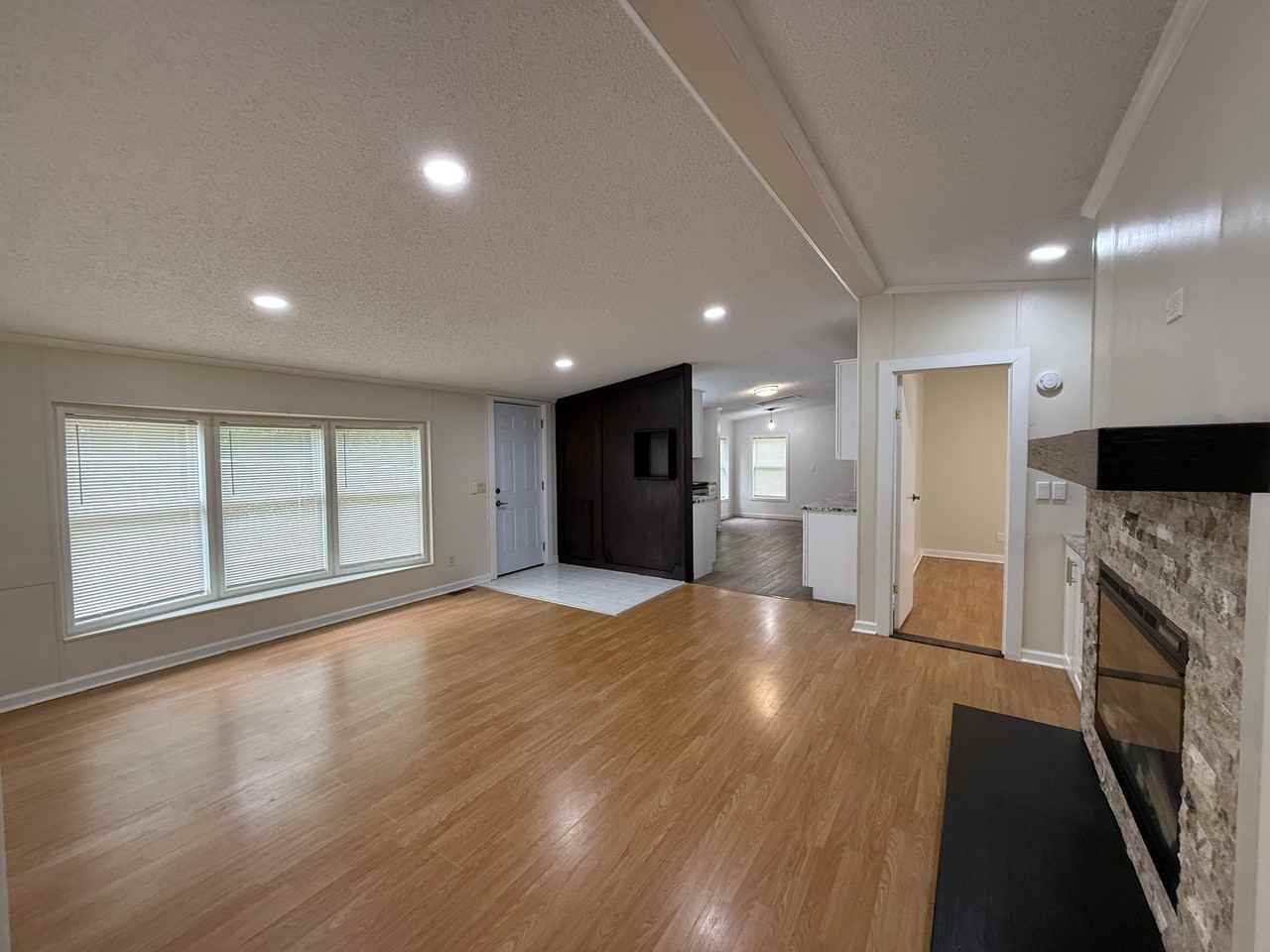 48 Fox Dr - Photo 4 of 21