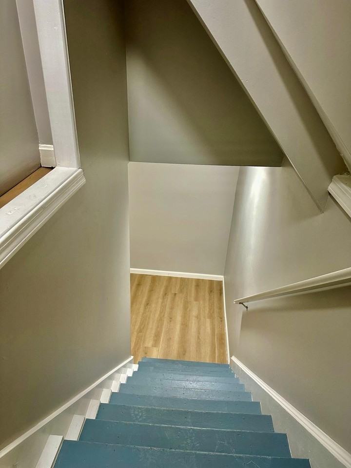 418 Laurel St #3 - Photo 4 of 9