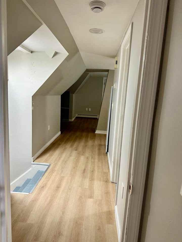 418 Laurel St #3 - Photo 7 of 9