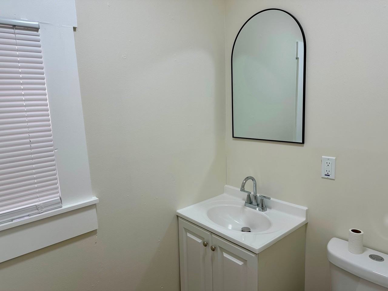 278 Auburn St #2 - Photo 5 of 12