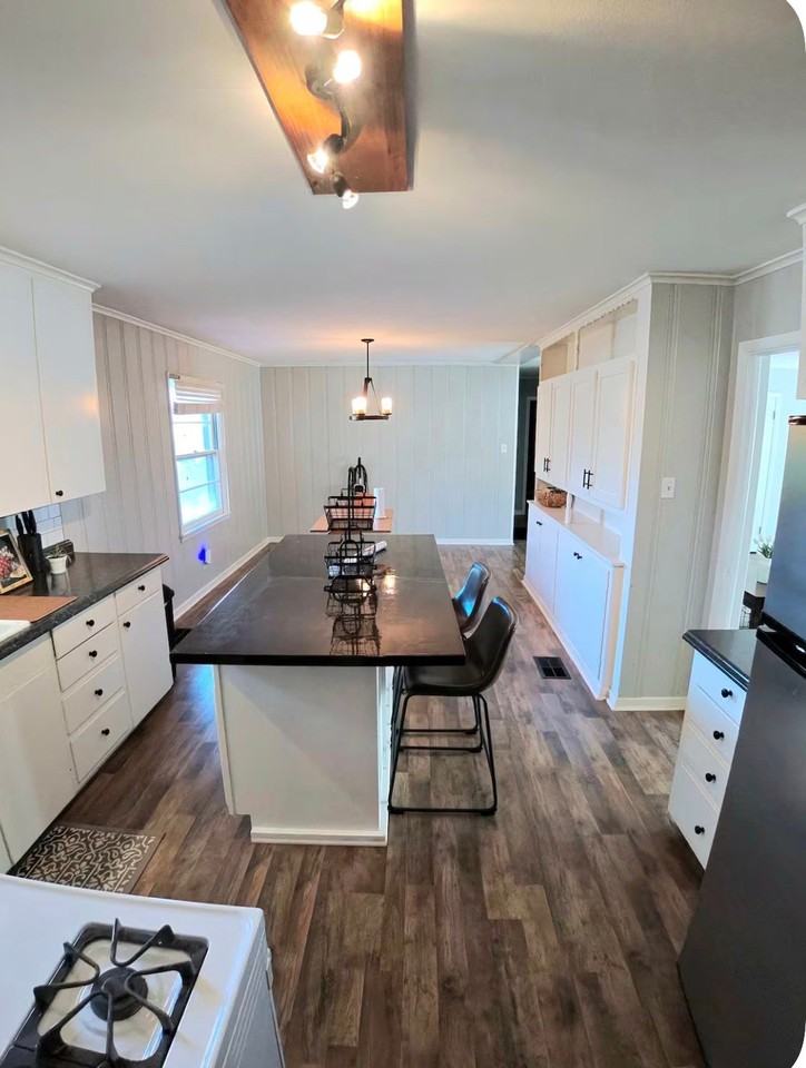 1422 Marian St - Photo 5 of 14