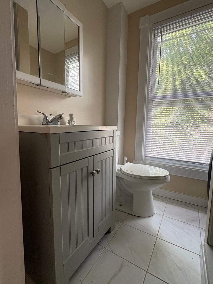 112 N Queen St #4 - Photo 3 of 4