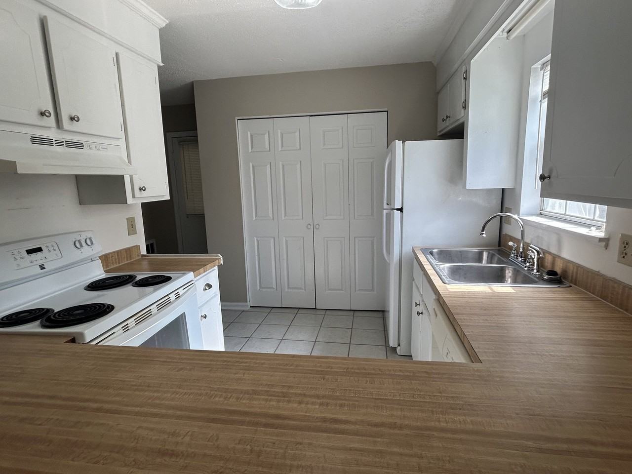 226 Plantation Rd #A - Photo 3 of 13