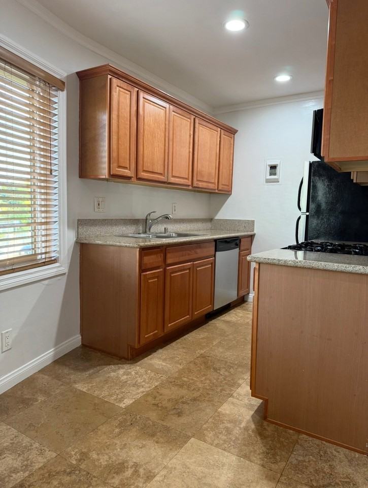 4415 Inglewood Blvd #9 - Photo 2 of 12