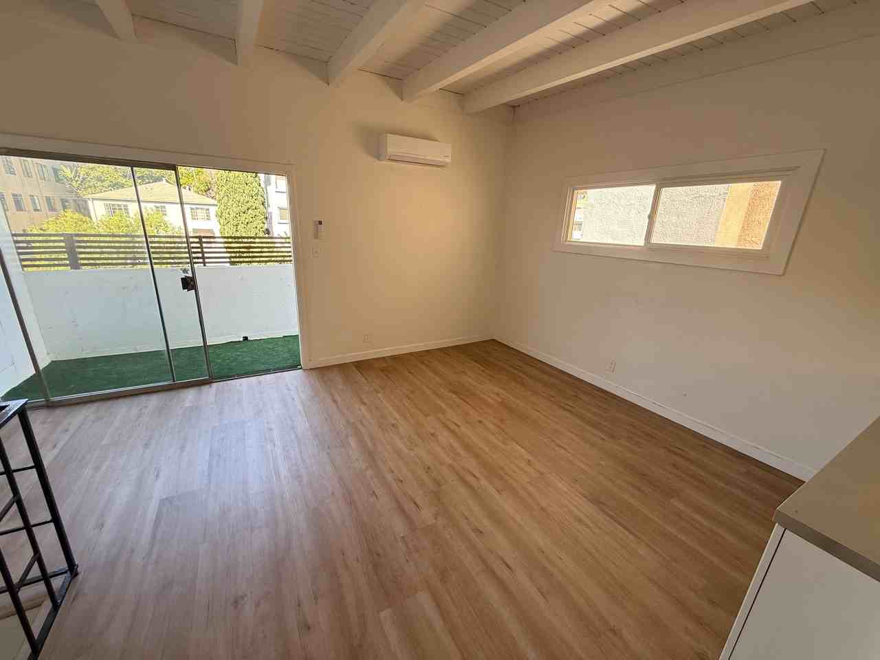1544 S Beverly Glen Blvd #1540 - Photo 2 of 21