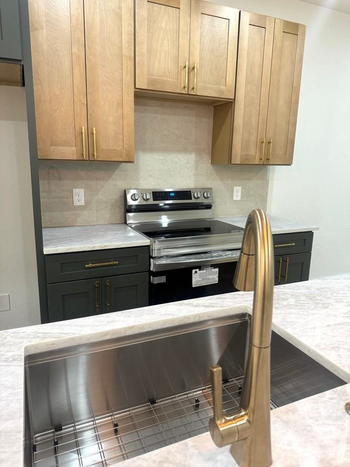 325 Vargas Aly #101 - Photo 3 of 20