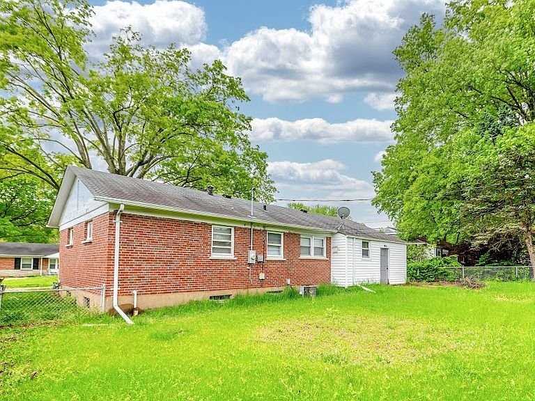 4469 Mohegan Dr - Photo 2 of 15