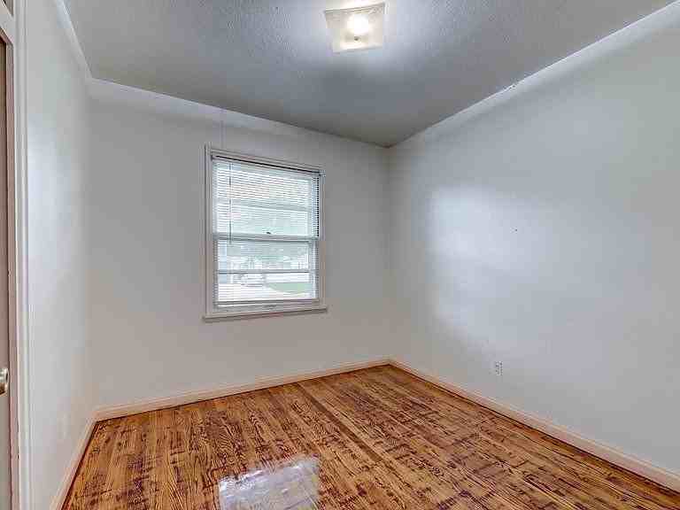4469 Mohegan Dr - Photo 7 of 15