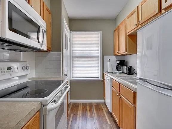 4611 Wakeley St - Photo 3 of 16