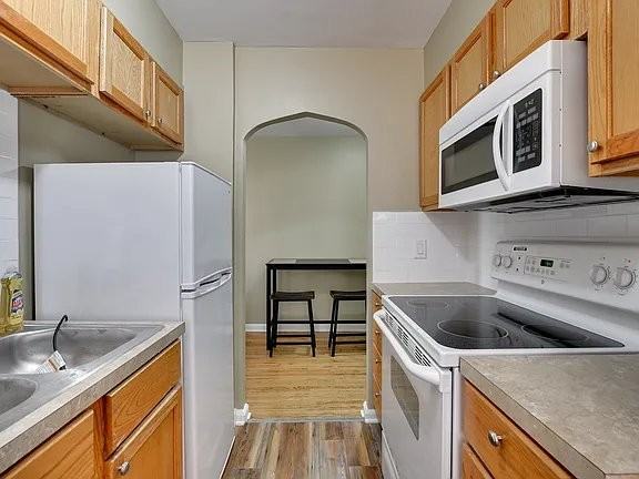 4611 Wakeley St - Photo 4 of 16