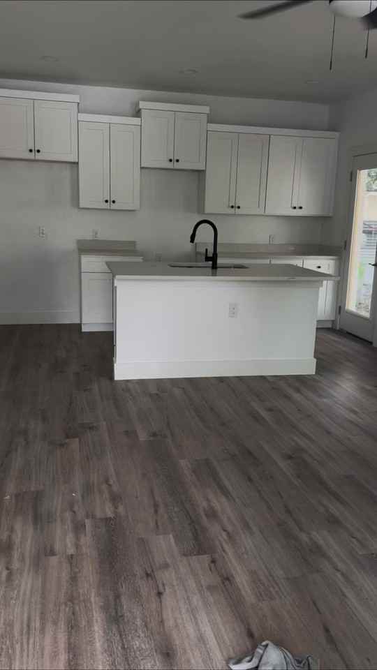 409 S Calaveras - Photo 2 of 10