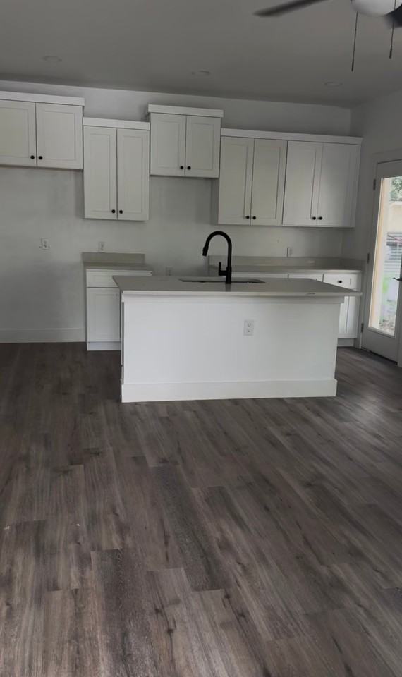 409 S Calaveras - Photo 5 of 10