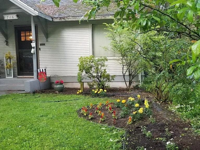 716 S 11th St - Photo 7 of 9