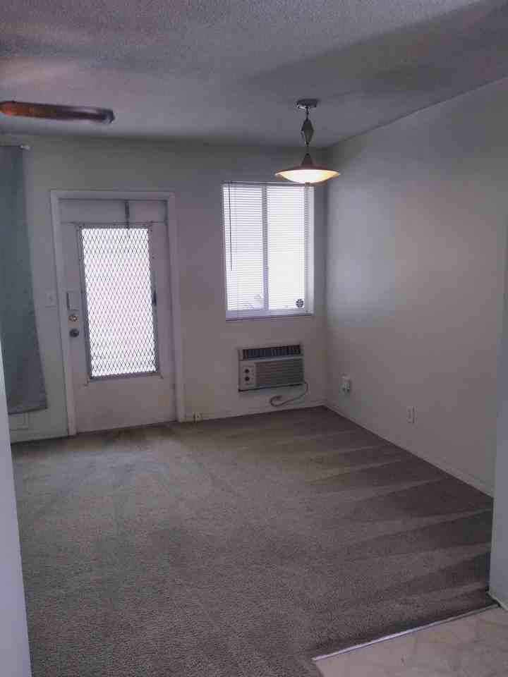 Se 2nd St - Photo 3 of 20