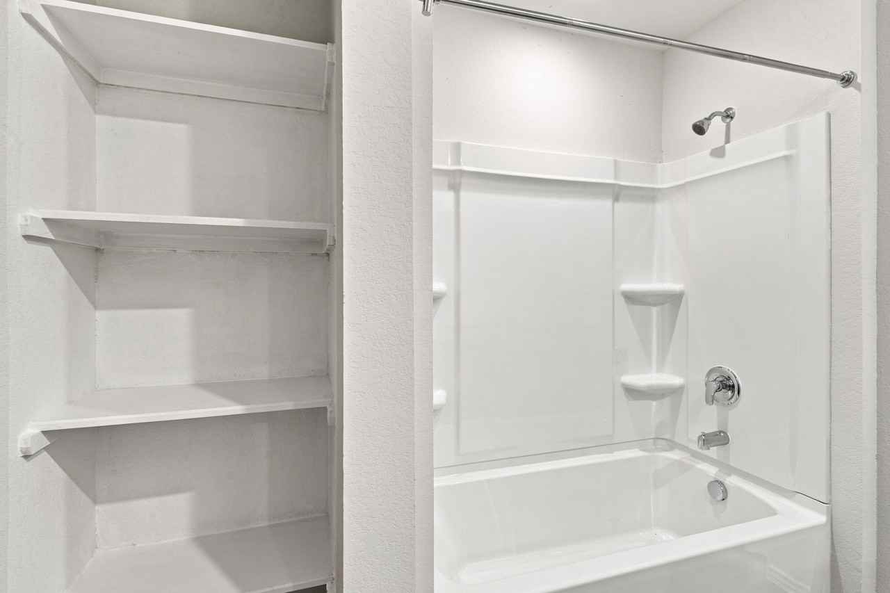 3362 Northwestern #1502 - Photo 5 of 12