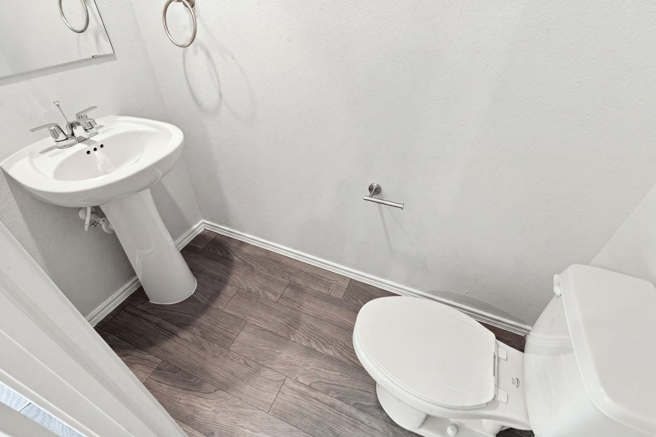 3362 Northwestern #1502 - Photo 6 of 12