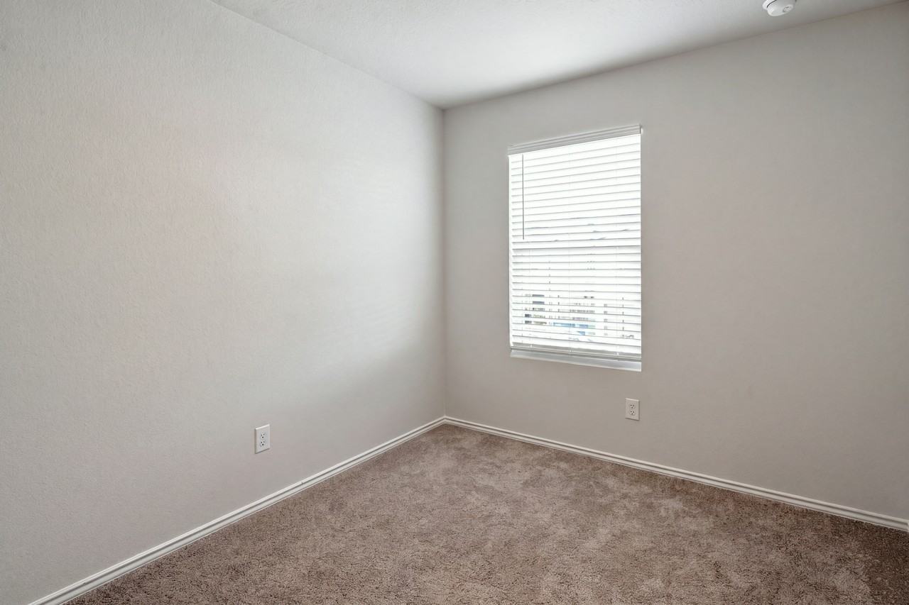 3362 Northwestern #1502 - Photo 7 of 12
