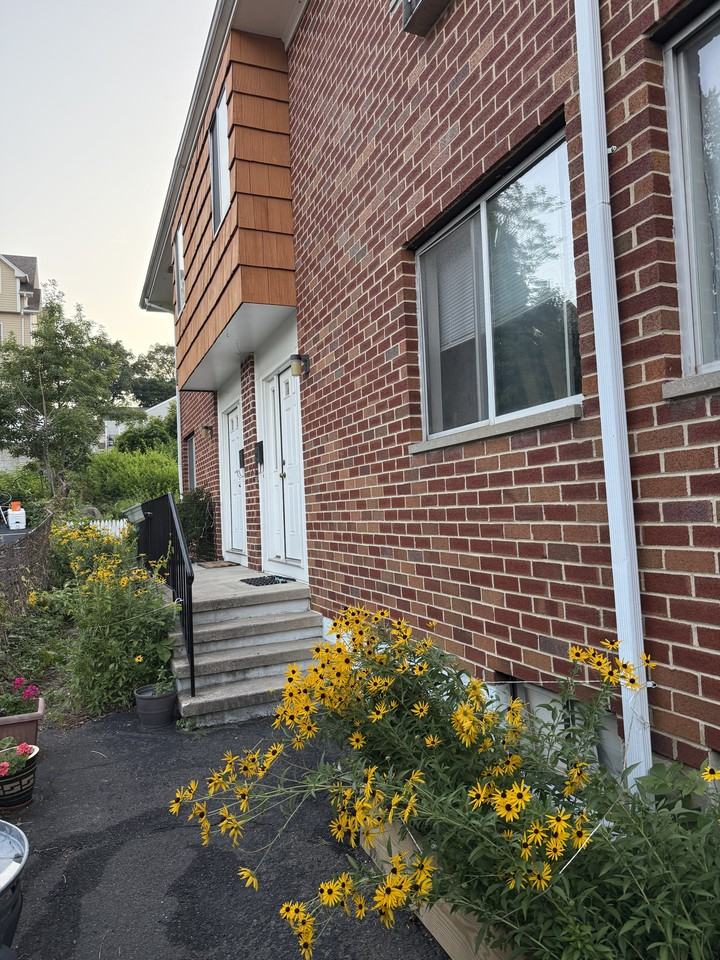 79 Webb Ave Apt 3 #NA - Photo 3 of 16